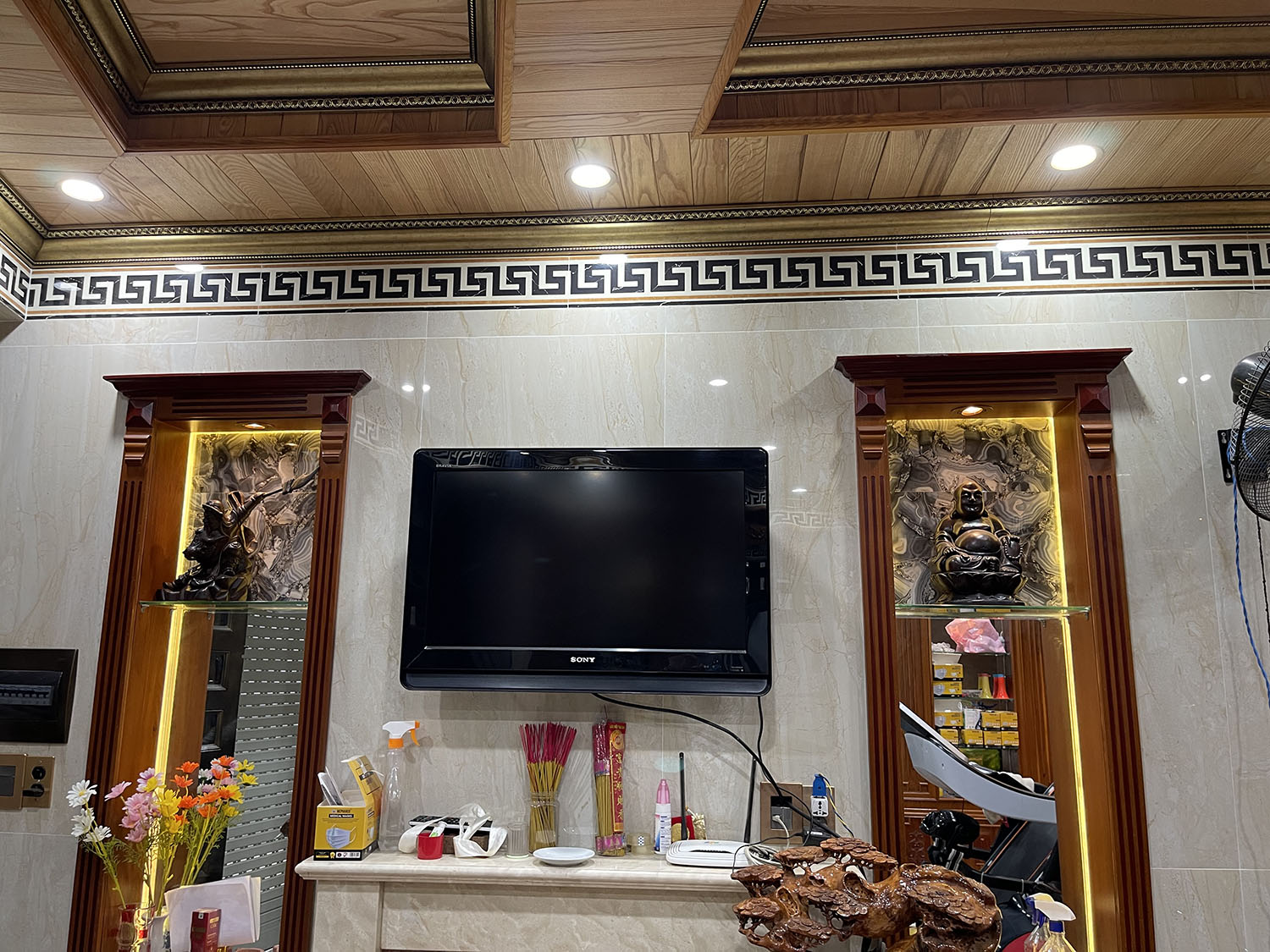 Bán nhà Huỳnh Tịnh Của, Quận 3 tuyệt phẩm B.thự Mini 4 lầu,c.trình nhà làm bằng đá Marble và Gỗ Quý - hẻm ôtô